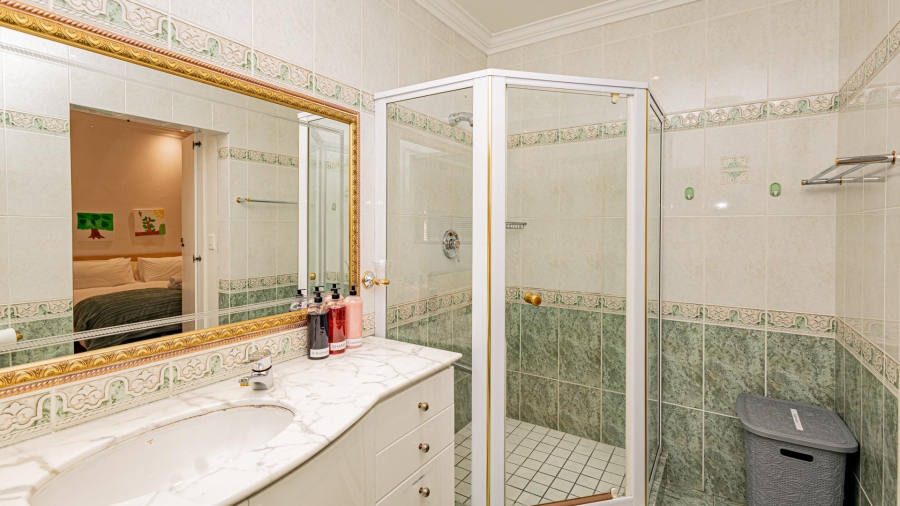 7 Bedroom Property for Sale in Plattekloof Western Cape